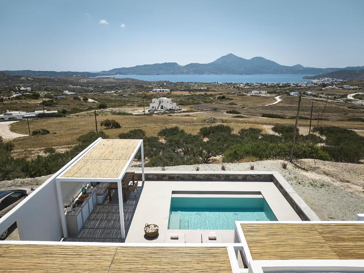 Dot Milos Adamantas  Exteriér fotografie